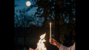 თეთრი სანთელი და დაფნის ფოთლები — რიტუალი პრობლემებისგან